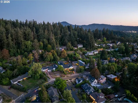 2105 Fairmount Boulevard Eugene OR 97403