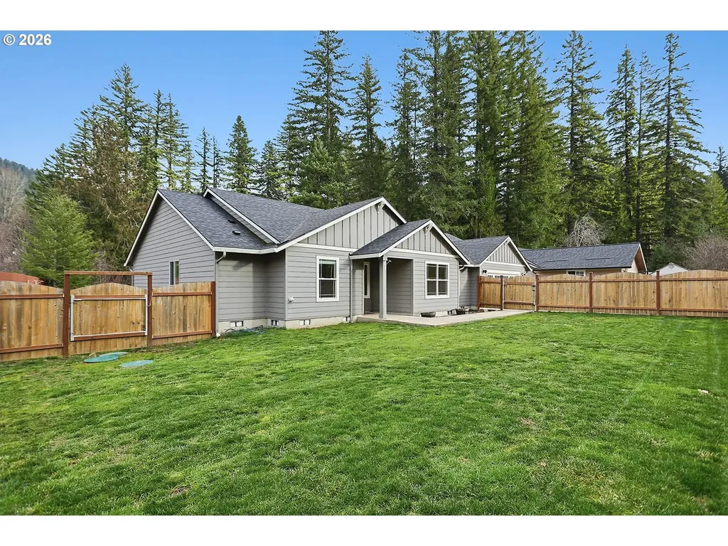 202 Edgewater Drive Carson WA 98610