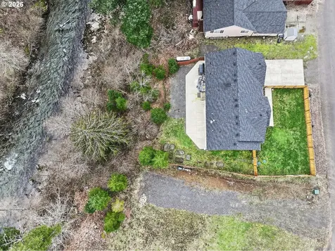 202 Edgewater Drive Carson WA 98610