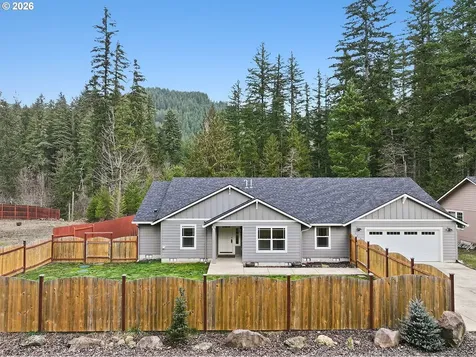 202 Edgewater Drive Carson WA 98610