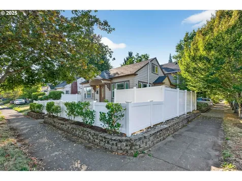 8504 NE Glisan Street Portland OR 97220