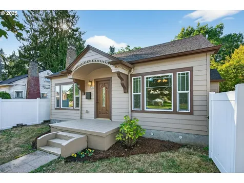 8504 NE Glisan Street Portland OR 97220