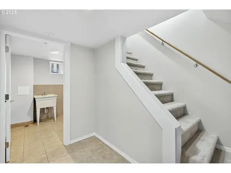 8504 NE Glisan Street Portland OR 97220
