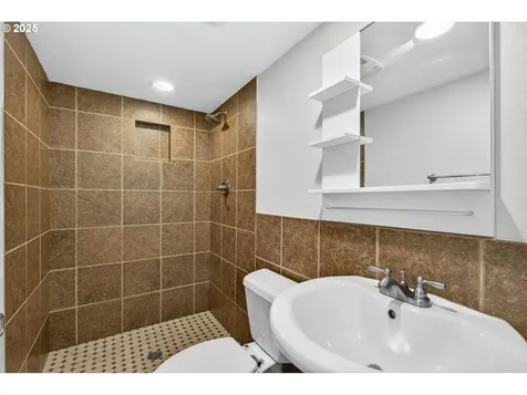 8504 NE Glisan Street Portland OR 97220