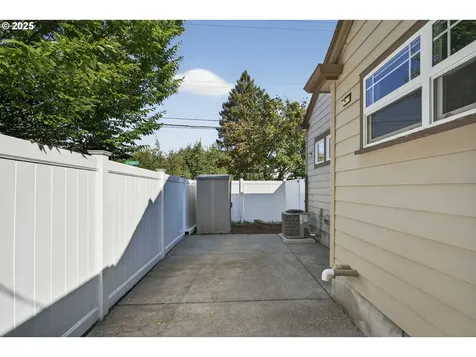 8504 NE Glisan Street Portland OR 97220