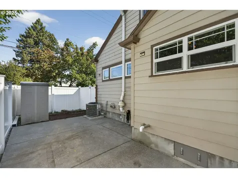 8504 NE Glisan Street Portland OR 97220
