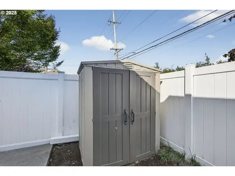 8504 NE Glisan Street Portland OR 97220
