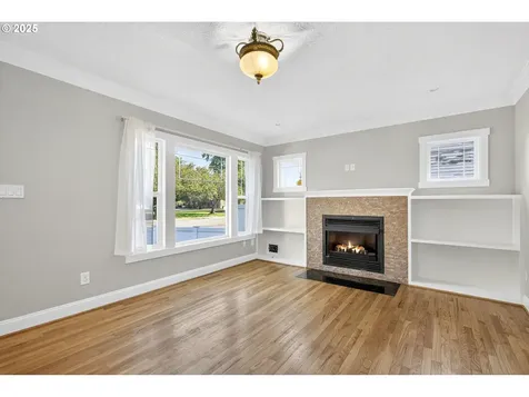 8504 NE Glisan Street Portland OR 97220