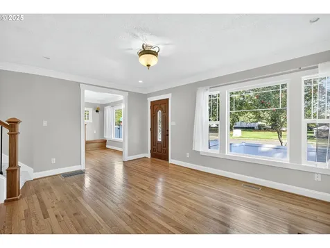 8504 NE Glisan Street Portland OR 97220