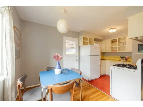 5644 SE Knight Street Portland OR 97206