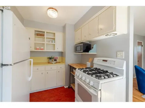 5644 SE Knight Street Portland OR 97206