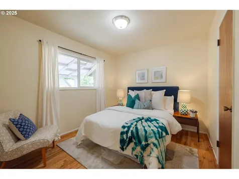 5644 SE Knight Street Portland OR 97206