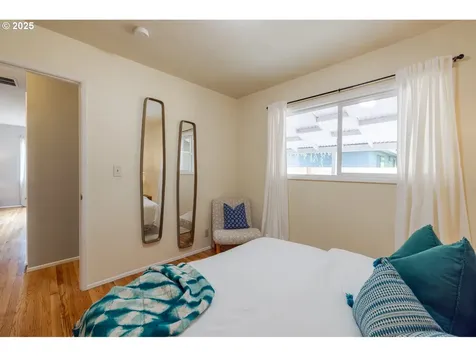 5644 SE Knight Street Portland OR 97206