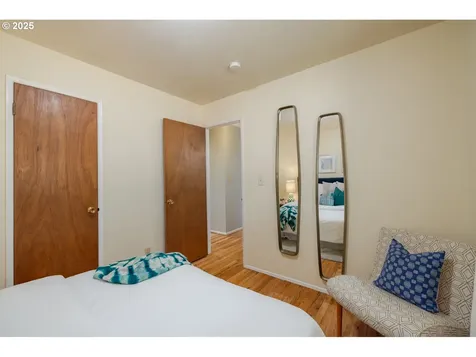 5644 SE Knight Street Portland OR 97206