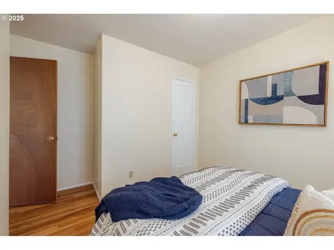 5644 SE Knight Street Portland OR 97206