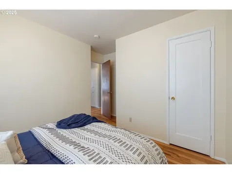 5644 SE Knight Street Portland OR 97206