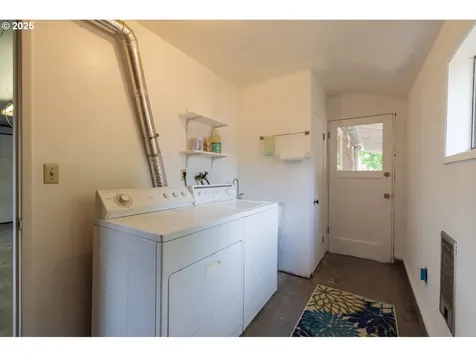 5644 SE Knight Street Portland OR 97206