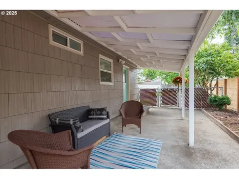 5644 SE Knight Street Portland OR 97206