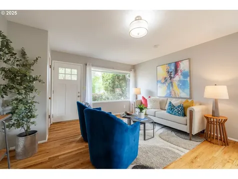 5644 SE Knight Street Portland OR 97206