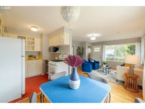 5644 SE Knight Street Portland OR 97206