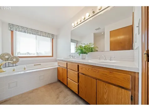 17830 NW Deercreek Court Portland OR 97229