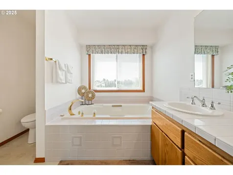 17830 NW Deercreek Court Portland OR 97229