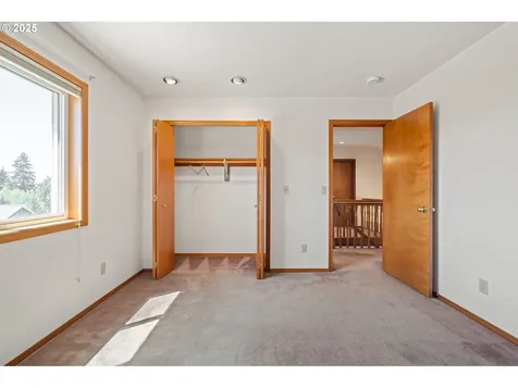 17830 NW Deercreek Court Portland OR 97229
