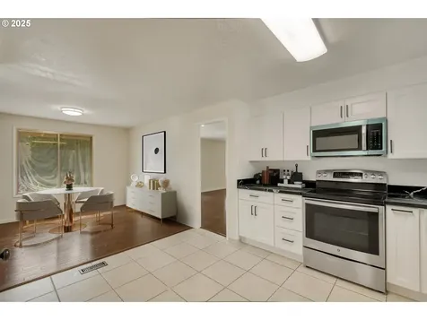 15540 SW Village Court Beaverton OR 97007