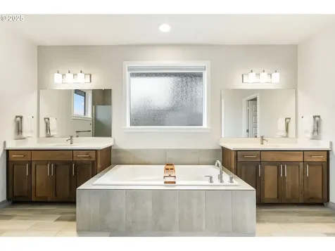 23897 SW Heron Lakes Drive Sherwood OR 97140