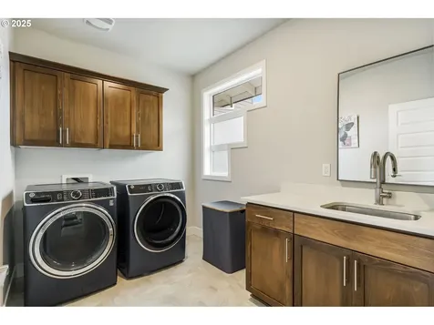 23897 SW Heron Lakes Drive Sherwood OR 97140