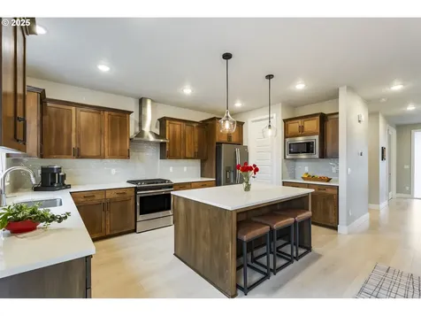 23897 SW Heron Lakes Drive Sherwood OR 97140