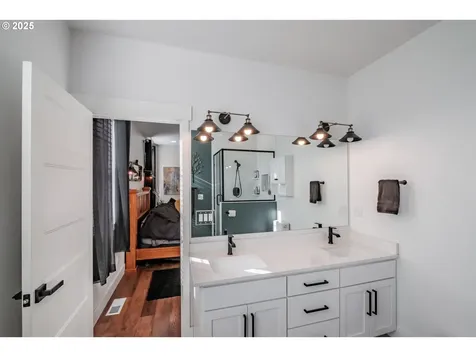 41222 Highway 228 Sweet Home OR 97386