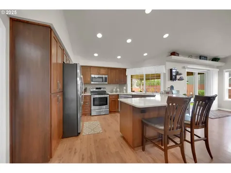2458 Otto Street Springfield OR 97477