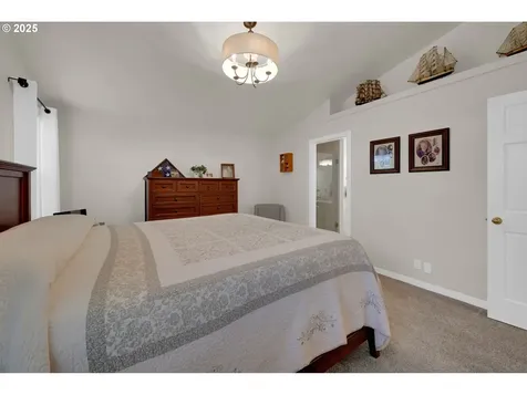 2458 Otto Street Springfield OR 97477