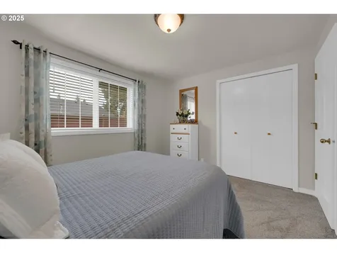 2458 Otto Street Springfield OR 97477
