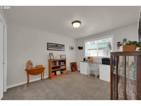 2458 Otto Street Springfield OR 97477