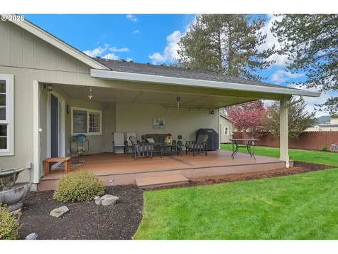 2458 Otto Street Springfield OR 97477