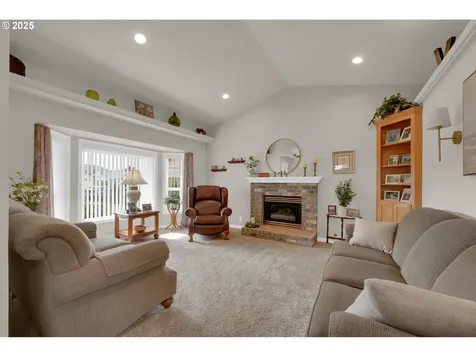 2458 Otto Street Springfield OR 97477
