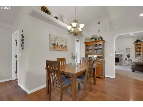 2458 Otto Street Springfield OR 97477