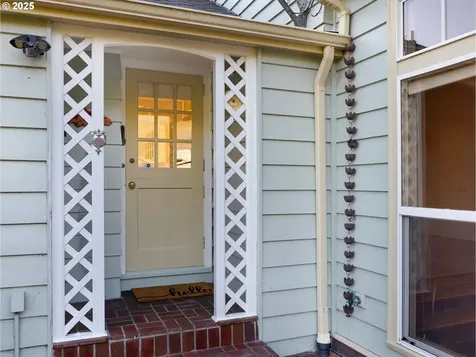1320 15th Street Astoria OR 97103