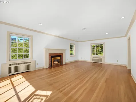 1320 15th Street Astoria OR 97103