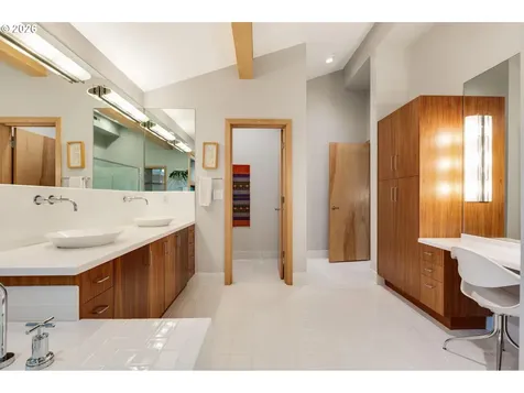 13948 NW Country Woods Lane Portland OR 97231