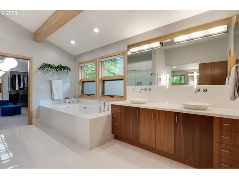 13948 NW Country Woods Lane Portland OR 97231