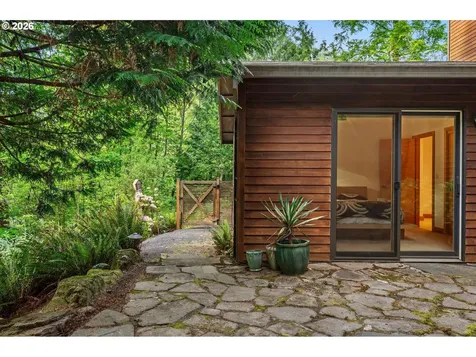 13948 NW Country Woods Lane Portland OR 97231