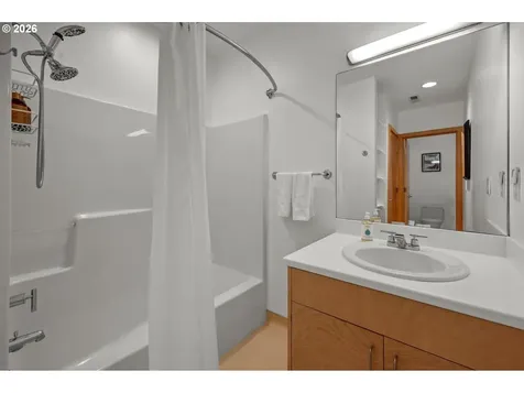 13948 NW Country Woods Lane Portland OR 97231