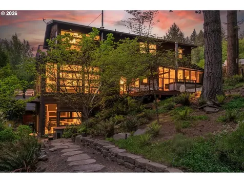 13948 NW Country Woods Lane Portland OR 97231