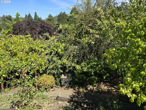 1634 Kendall Street Roseburg OR 97471