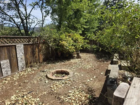 1634 Kendall Street Roseburg OR 97471