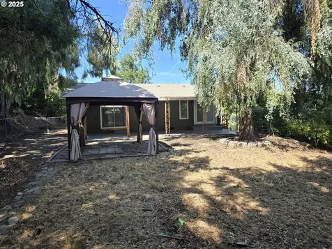 1634 Kendall Street Roseburg OR 97471