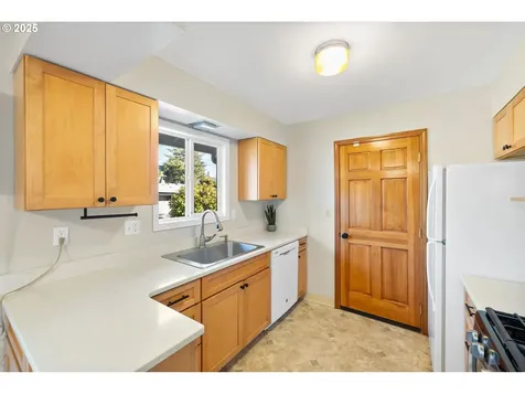 13225 SE Alder Street Portland OR 97233